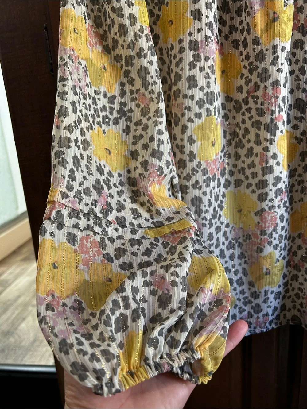 🌸Loft Chiffon Lined Floral Cheetah Pintuck Flowy Metallic Blouse Women's sz M